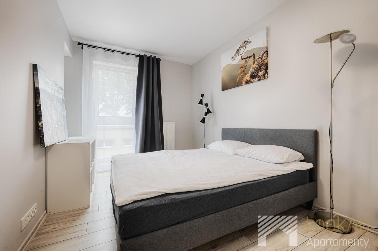 Primo V By Lookap Apartment Lodź Bagian luar foto